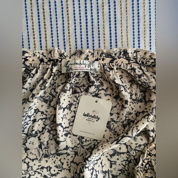 Free people bodysuit cream and black long sleeve bodysuit size medium - Picture 4 of 13